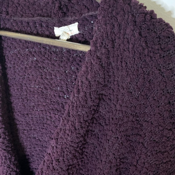 Very comfy cardigan with a beautiful color. Pockets are a bonus. - Picture 6 of 9